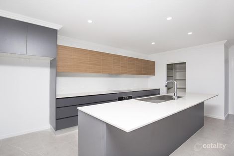 21 Palermo Ave, Ashfield, QLD 4670