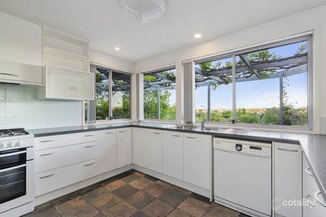 Property photo of 14 Sunrise Terrace East Albury NSW 2640