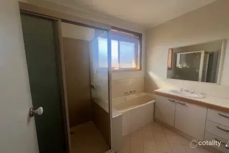 1/16 Cash St, Kingsbury, VIC 3083