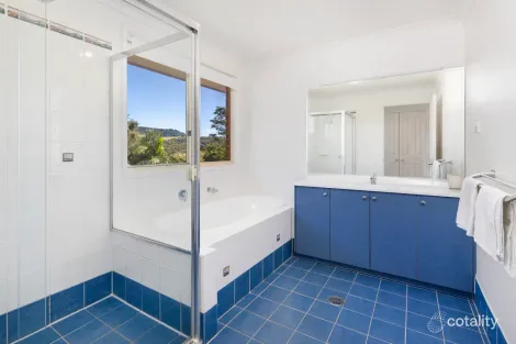 Property photo of 18 Mortlock Drive Albion Park NSW 2527