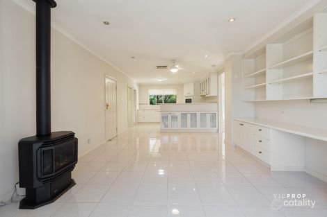 Property photo of 2 Larose Place Werribee VIC 3030