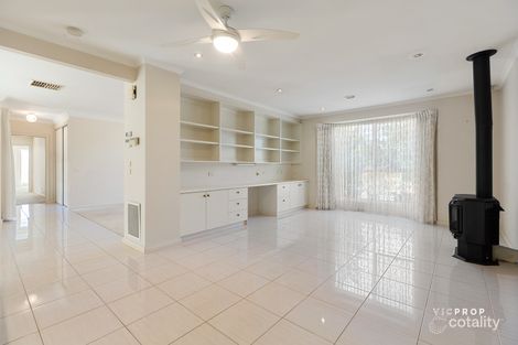 Property photo of 2 Larose Place Werribee VIC 3030