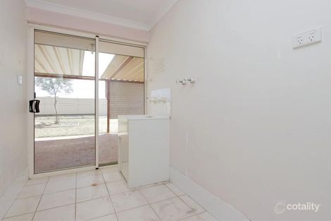 38 Portland Mews, Bennett Springs, WA 6063