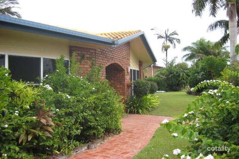Property photo of 2 Downing Street Ooralea QLD 4740