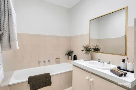 Property photo of 1/428 Buckley Street Essendon West VIC 3040