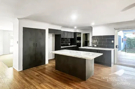 Property photo of 24 Galway Bay Drive Ashtonfield NSW 2323