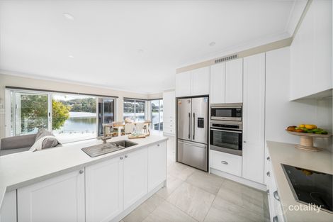 Property photo of 26 Ocean View Drive Wamberal NSW 2260