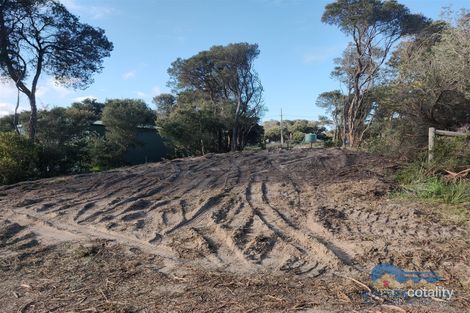 18 Wave Cap Ct, Golden Beach, VIC 3851