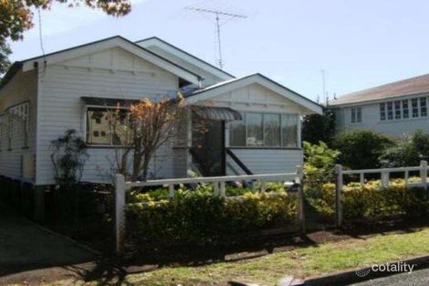 11 Hawthorn St, East Toowoomba, QLD 4350