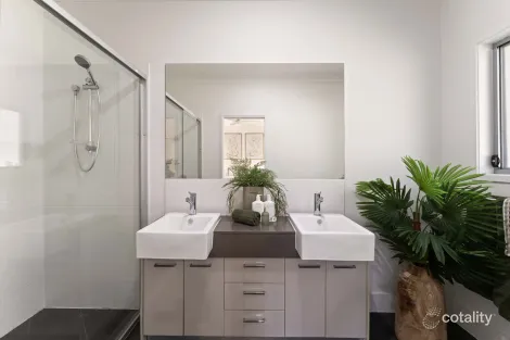 Property photo of 38 Hoop Pine Street Mount Cotton QLD 4165