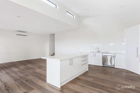 Property photo of 2A/2 Walpole Avenue Rosebud VIC 3939