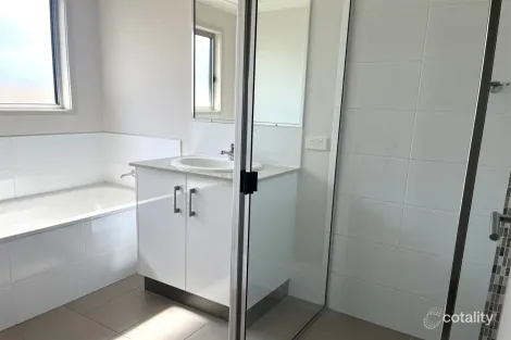 Property photo of 27/73 Centenary Drive Middlemount QLD 4746