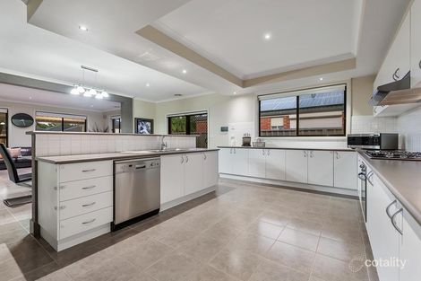 Property photo of 39 Long Island Circuit Craigieburn VIC 3064