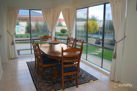 Property photo of 22 Claremont Way Lysterfield VIC 3156