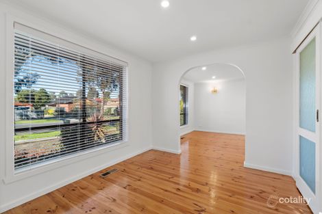 Property photo of 3 Prince Of Wales Avenue Mill Park VIC 3082
