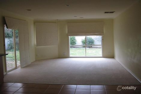 Property photo of 17 Bendigo Circuit Caroline Springs VIC 3023