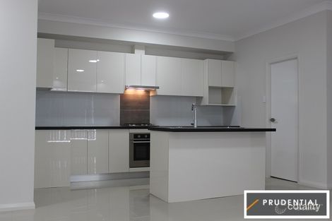 Property photo of 10 Dowie Drive Claymore NSW 2559