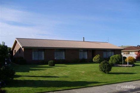2 Golf Links Rd, Wynyard, TAS 7325