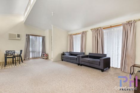 Property photo of 2/9 Akoonah Drive Golden Square VIC 3555