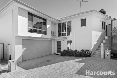 Property photo of 2 Tralee Place Meadow Springs WA 6210