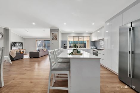 Property photo of 25 Hummingbird Crescent Wishart QLD 4122