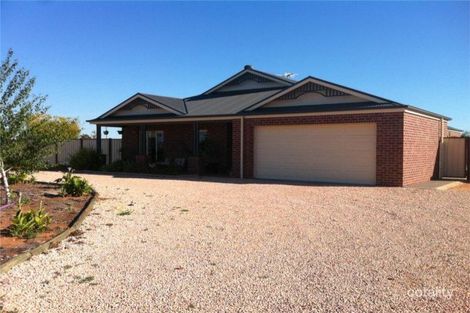 7 Baines Ct, Birdwoodton, VIC 3505