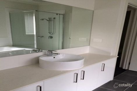 Property photo of 24 Cabernet Drive Somerville VIC 3912