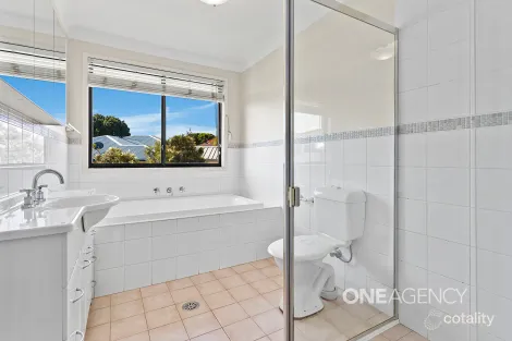 Property photo of 11 Green Crescent Shell Cove NSW 2529