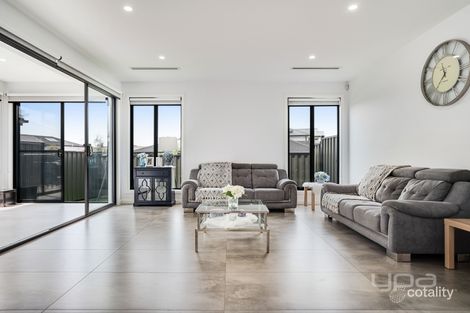 Property photo of 148 Highlander Drive Craigieburn VIC 3064