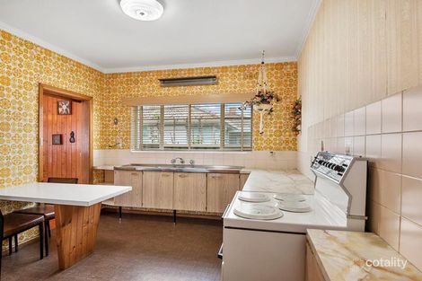 Property photo of 37 Oberon Avenue St Albans VIC 3021