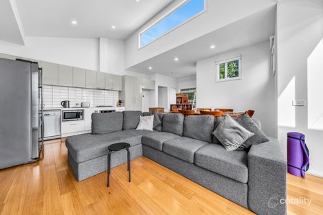 Property photo of 11 Erinvale Close Mooroolbark VIC 3138