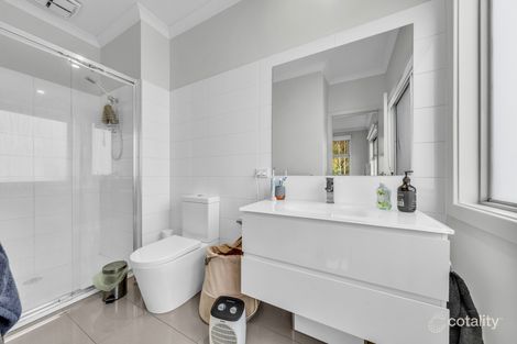 Property photo of 11 Erinvale Close Mooroolbark VIC 3138