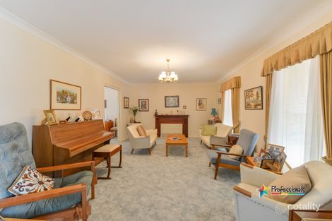 Property photo of 4 Narine Close Hillvue NSW 2340