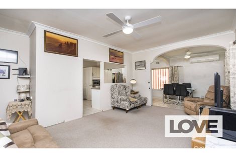 Property photo of 2 Taree Avenue Telarah NSW 2320