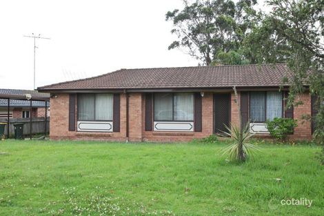 15 Mistletoe Ave, Macquarie Fields, NSW 2564