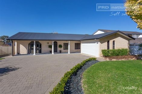 Property photo of 17 Dalkeith Avenue Lake Albert NSW 2650