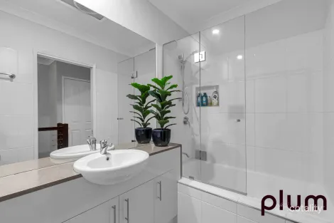 Property photo of 3 Bellevue Parade Taringa QLD 4068