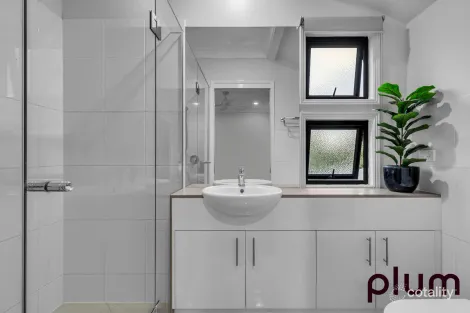 Property photo of 3 Bellevue Parade Taringa QLD 4068