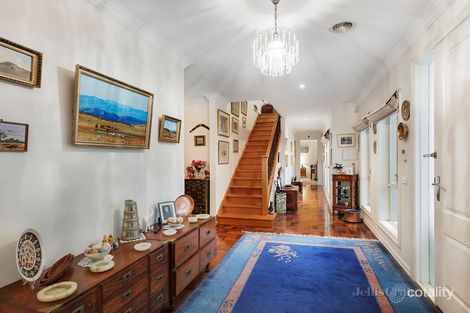Property photo of 2/242 Lawrence Road Mount Waverley VIC 3149