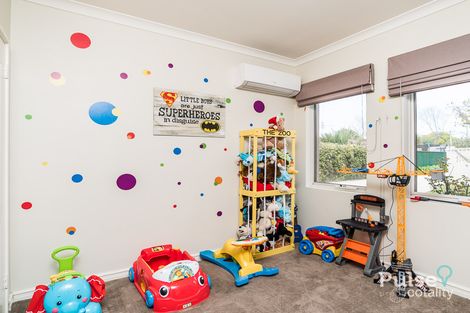 Property photo of 11A Newbridge Place Shelley WA 6148