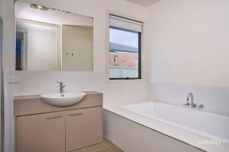 Property photo of 78 Alfredton Drive Alfredton VIC 3350