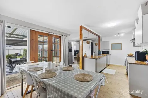 Property photo of 11 Clucas Avenue Gorokan NSW 2263