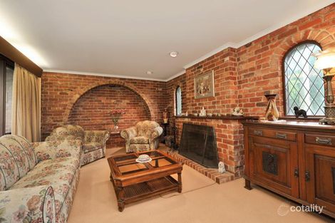 Property photo of 16 Outlook Crescent Briar Hill VIC 3088