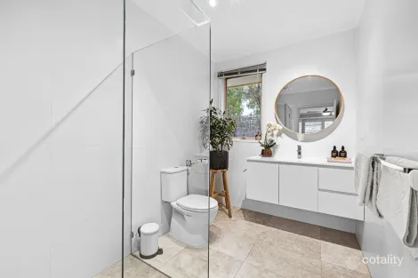 Property photo of 23 Glenwood Grove Knoxfield VIC 3180