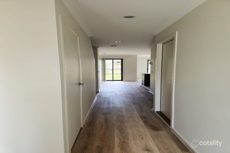 Property photo of 22 Pimpinella Pass Mernda VIC 3754