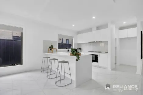 Property photo of 12 Furlong Way Aintree VIC 3336