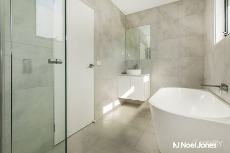 Property photo of 2/40 Windella Quadrant Doncaster VIC 3108