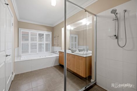Property photo of 16 Grand Manor Drive Berwick VIC 3806