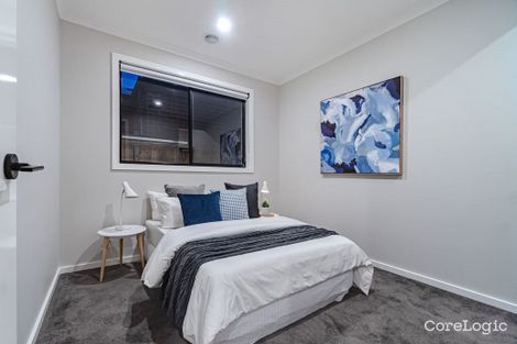 Property photo of 42 Grovedon Circuit Donnybrook VIC 3064