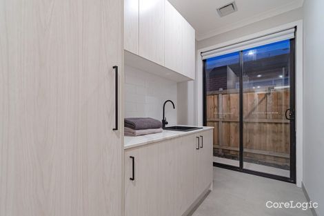 Property photo of 42 Grovedon Circuit Donnybrook VIC 3064